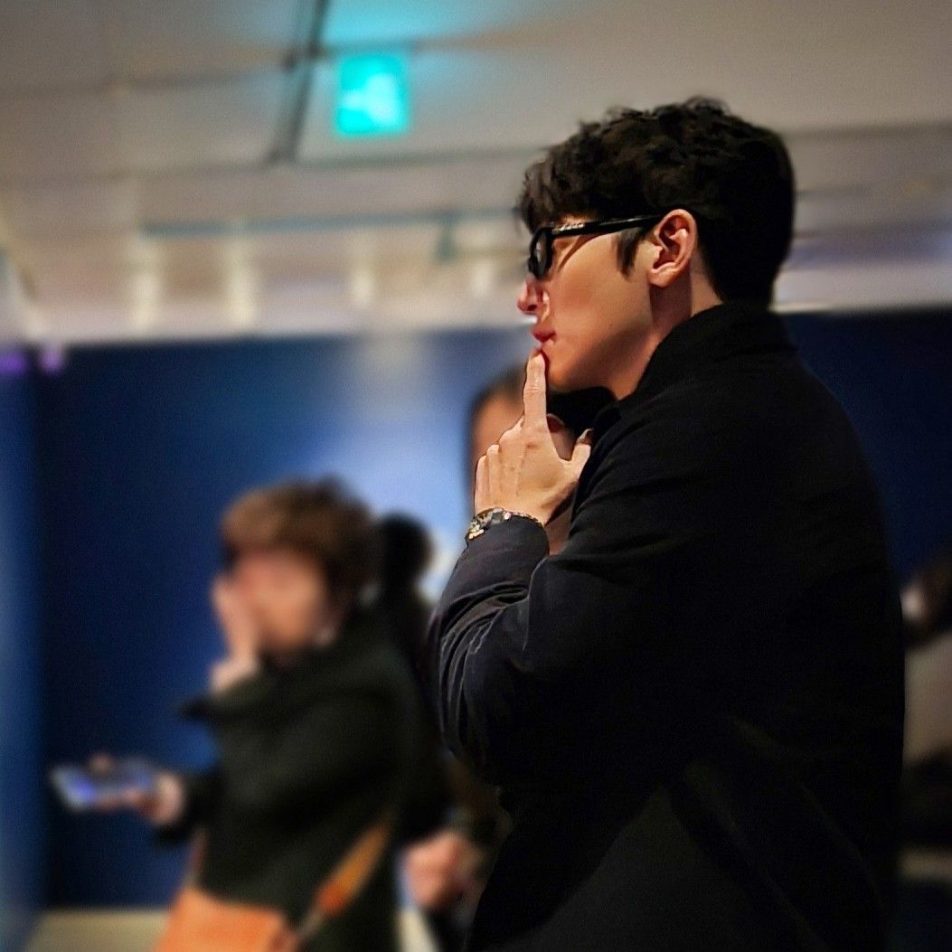 A moment captured by a fan of Ji Changwook