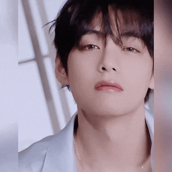 Recent activity shot of Kim Taehyung (V)