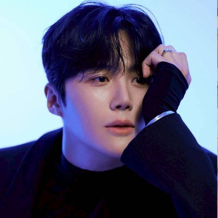 Behind-the-scenes cut of Kim Seonho