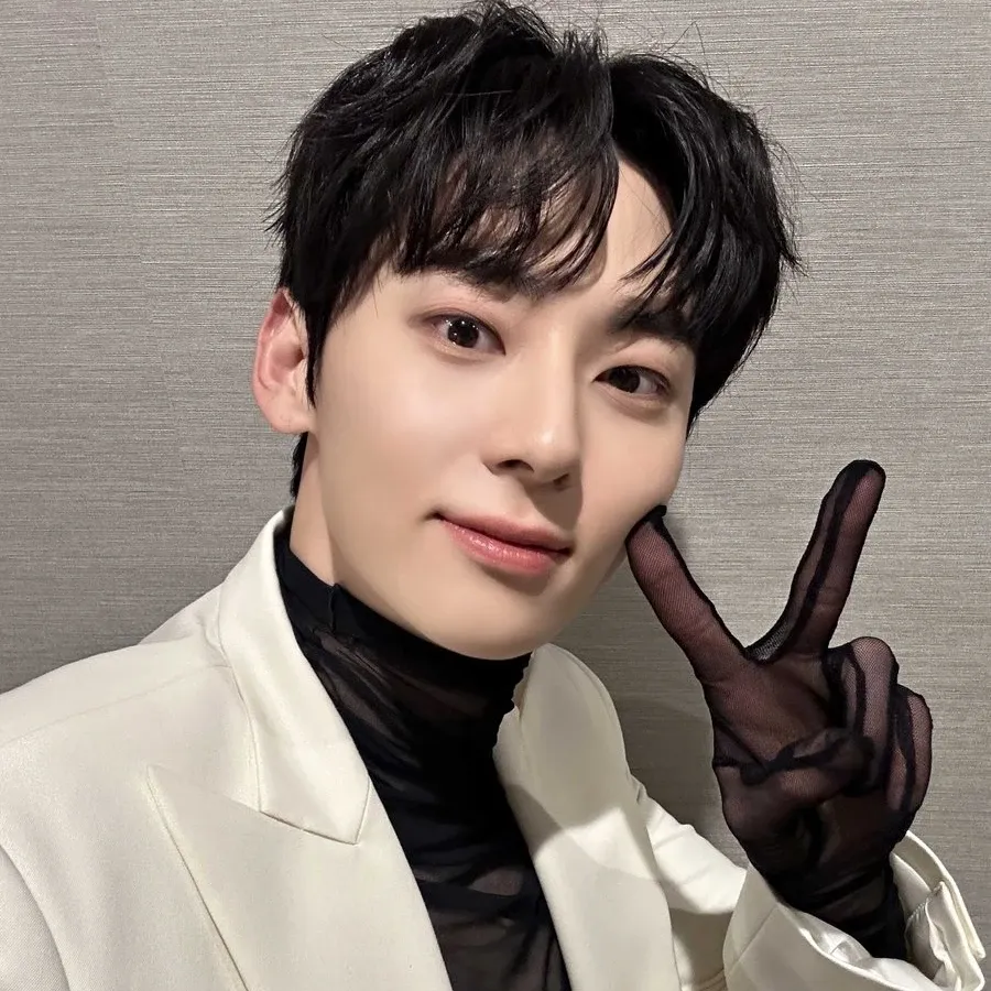Recent activity shot of Hwang Minhyun