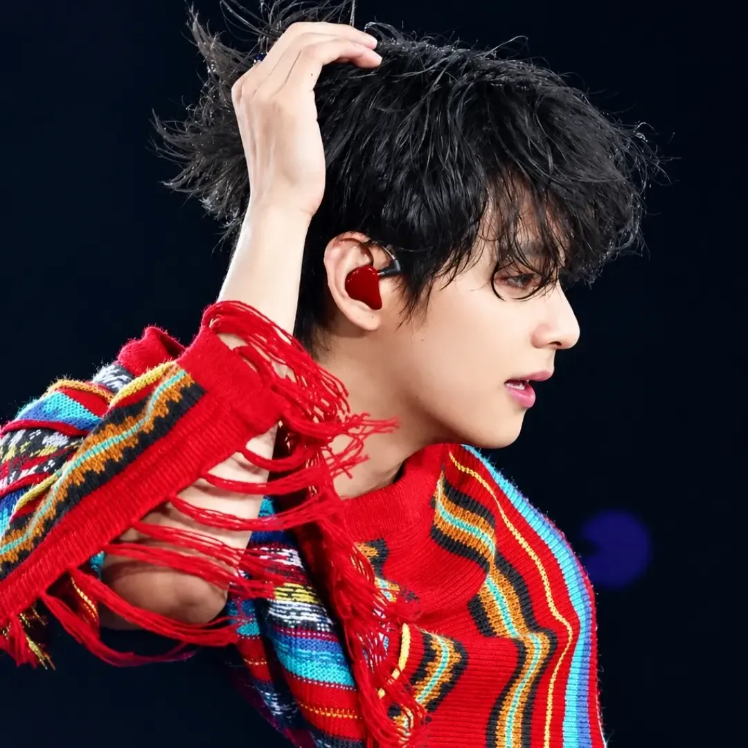 Recent activity shot of Kim Taehyung (V)