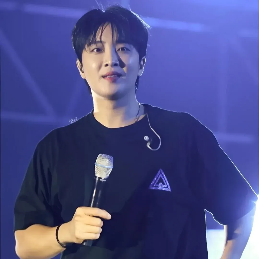 Behind-the-scenes cut of Hwang Yunsung
