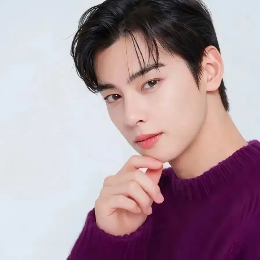 A moment captured by a fan of Cha Eunwoo