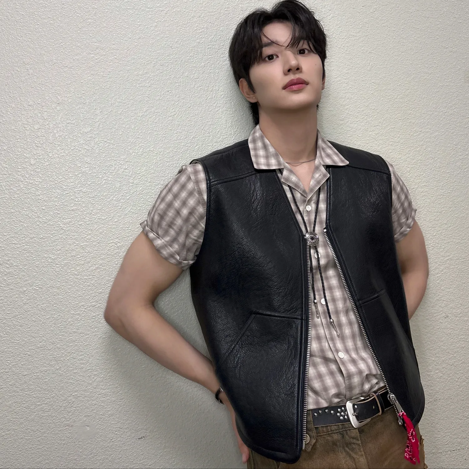 Behind-the-scenes cut of Kim Jaewon