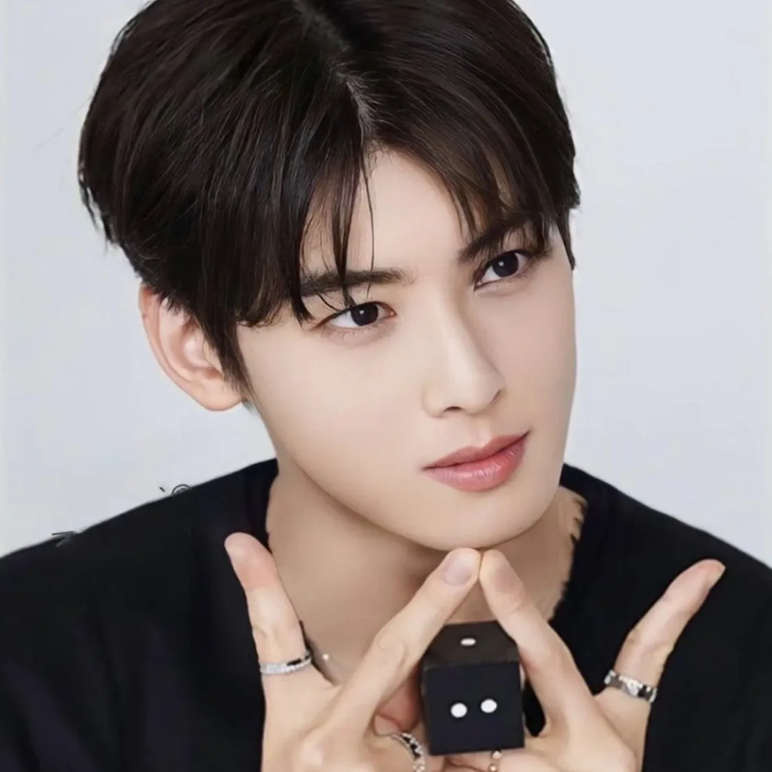 Behind-the-scenes cut of Cha Eunwoo