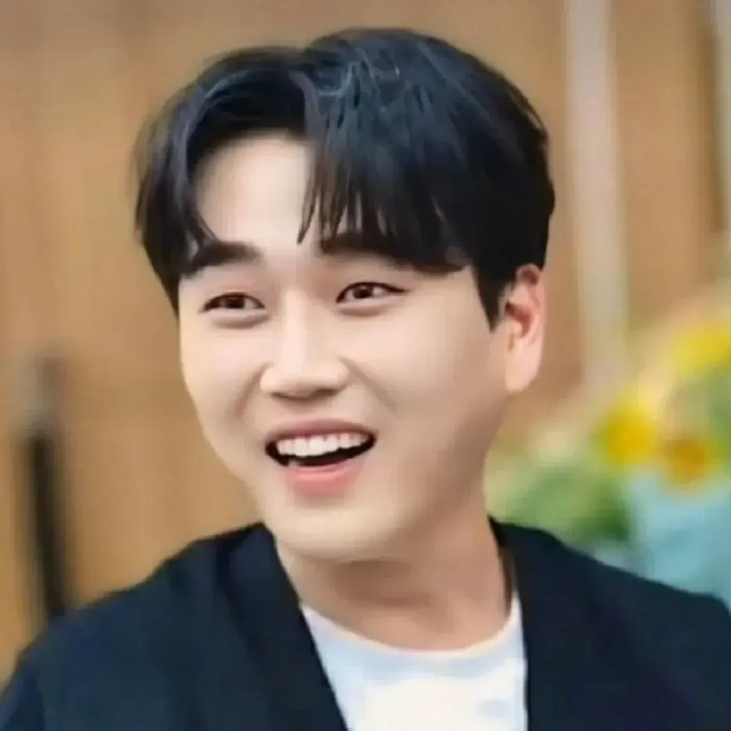 A moment captured by a fan of Hwang Youngwoong