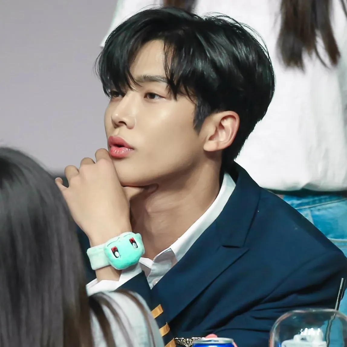 Foto kegiatan terbaru dari Rowoon