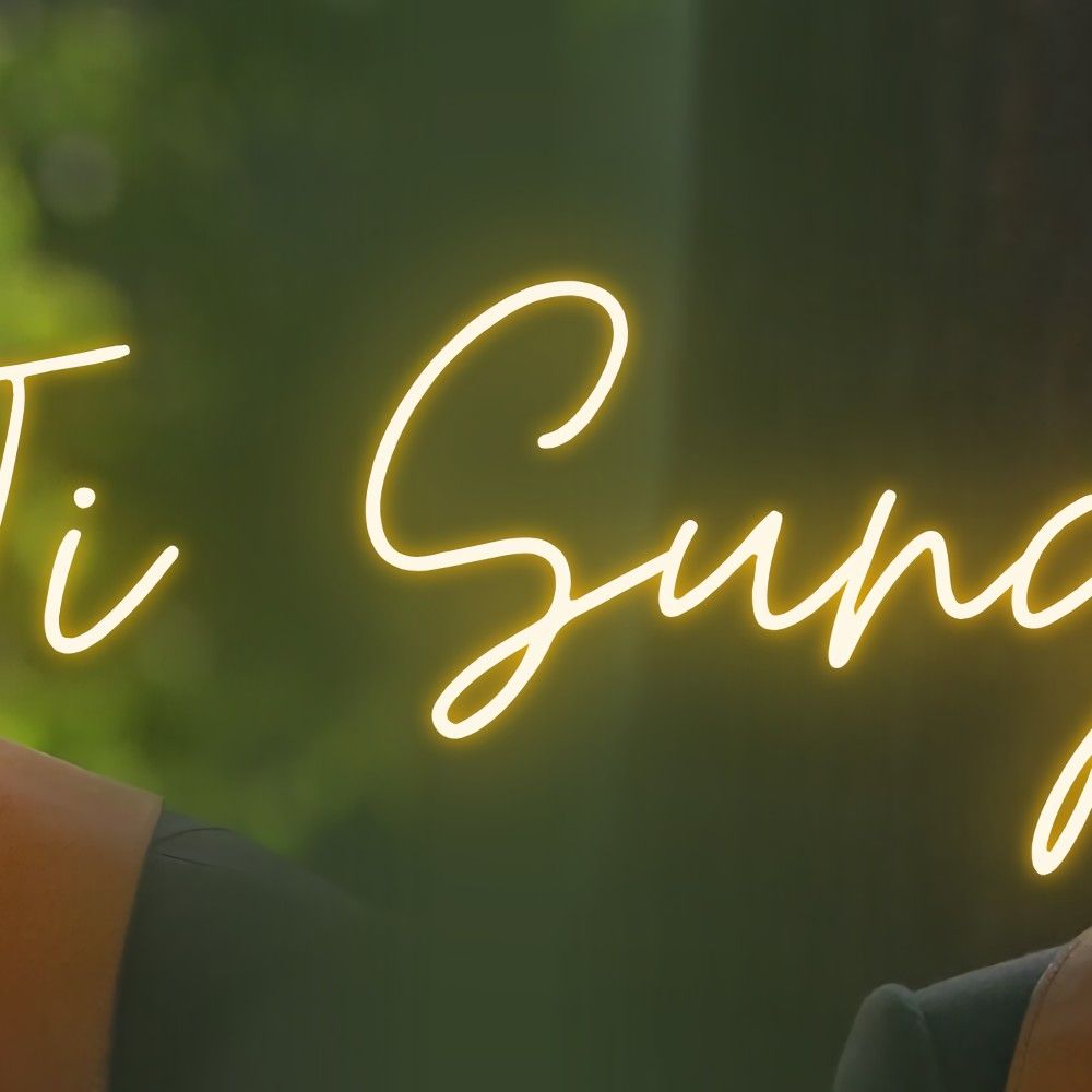 Behind-the-scenes cut of Ji Sung