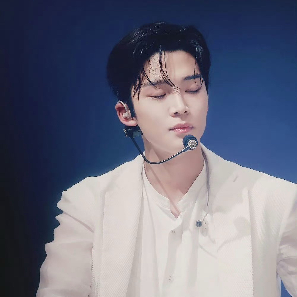 Momen yang diabadikan oleh penggemar Rowoon