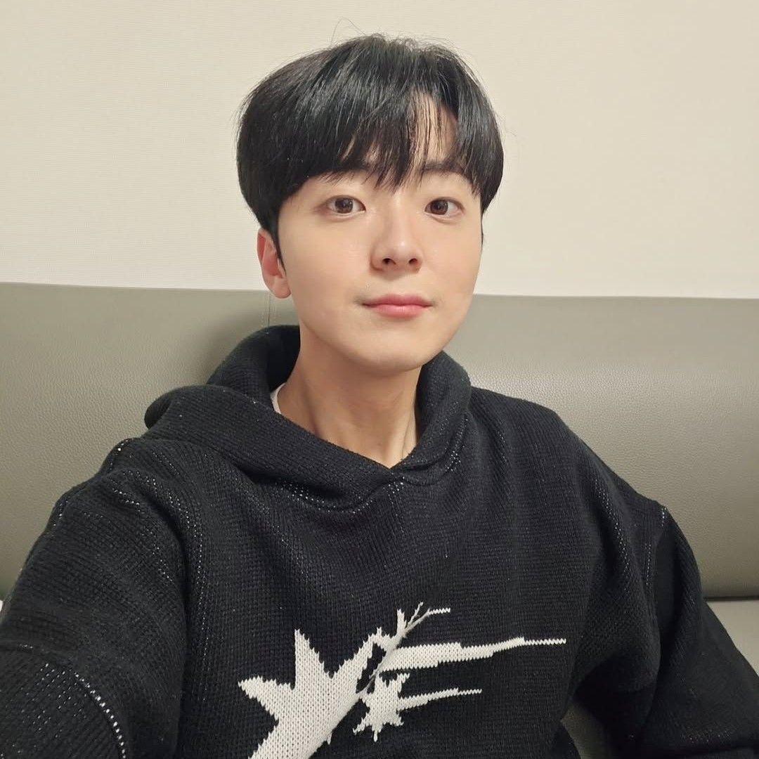 Behind-the-scenes cut of Park Minsu