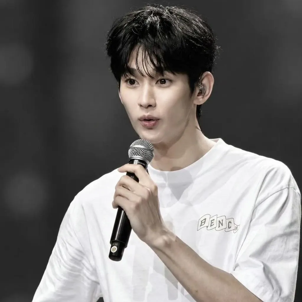A moment captured by a fan of Kim Soohyun