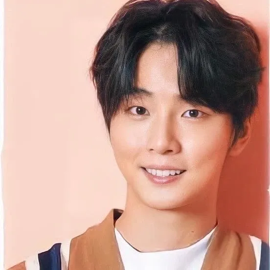Recent activity shot of Yoon Shiyoon