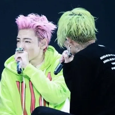 A moment captured by a fan of T.O.P