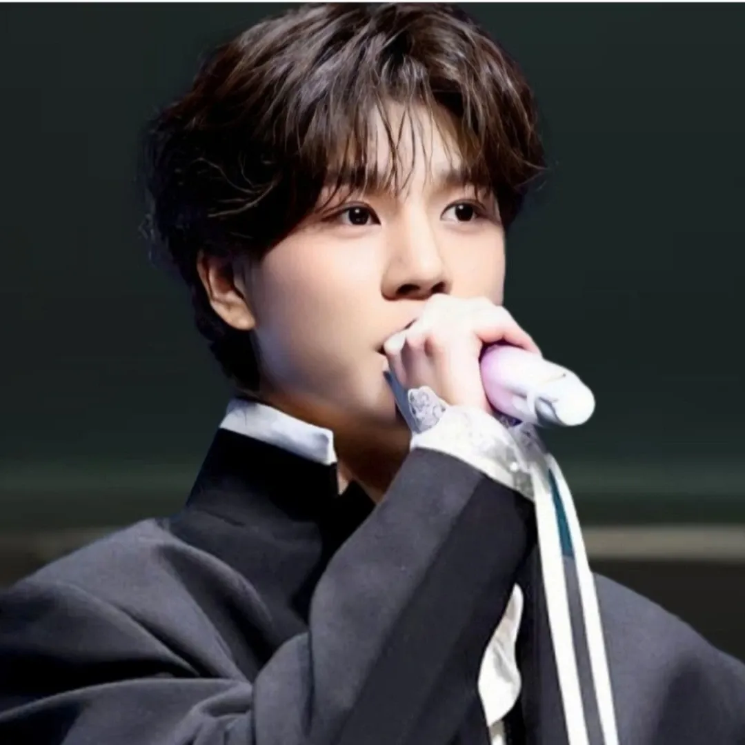 Behind-the-scenes cut of Jeong Dongwon