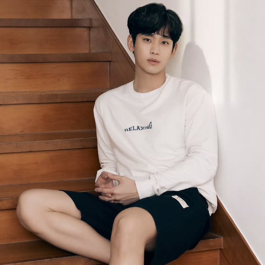 Recent activity shot of Kim Soohyun