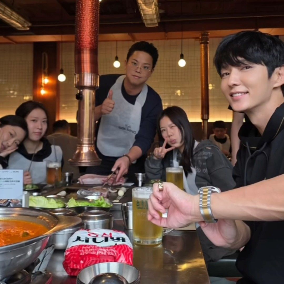 A moment captured by a fan of Lee Joongi