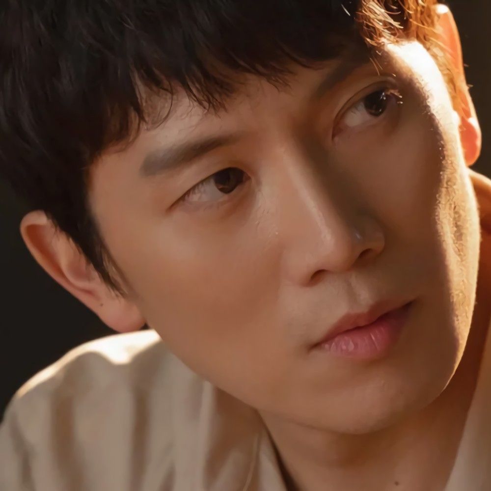 Latest photo of Ji Sung