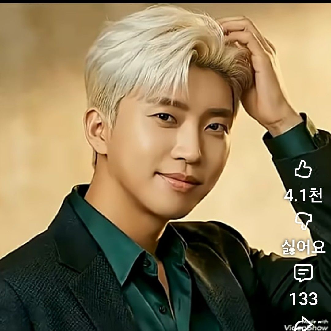 Momen yang diabadikan oleh penggemar Lim Youngwoong