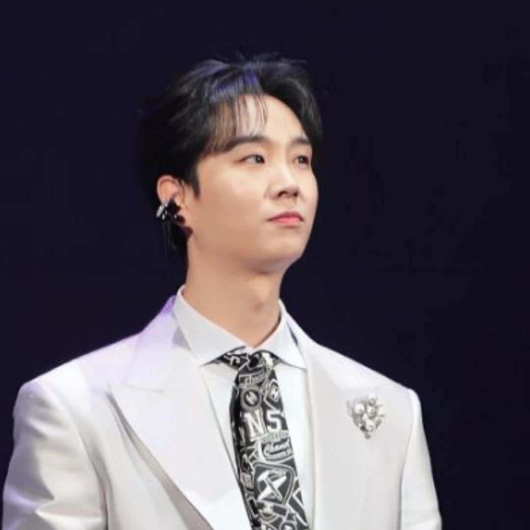 A moment captured by a fan of Song Minjun