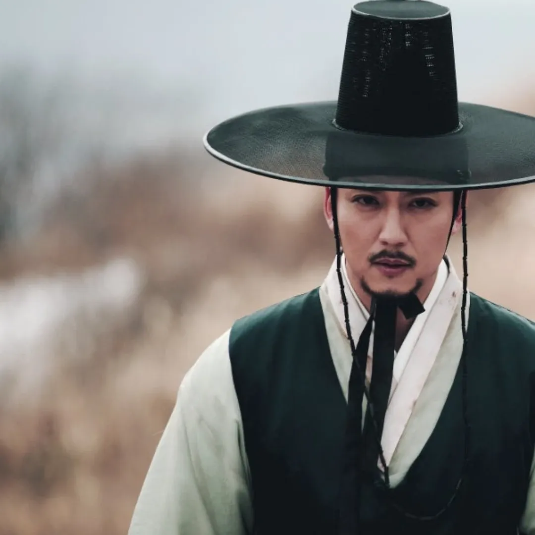 Behind-the-scenes cut of Kim Namgil
