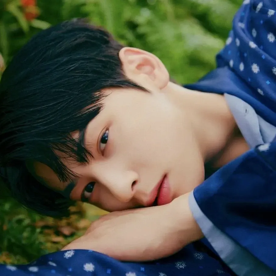 Recent activity shot of Cha Eunwoo