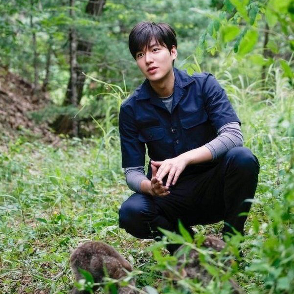 粉絲拍下的李敏鎬瞬間