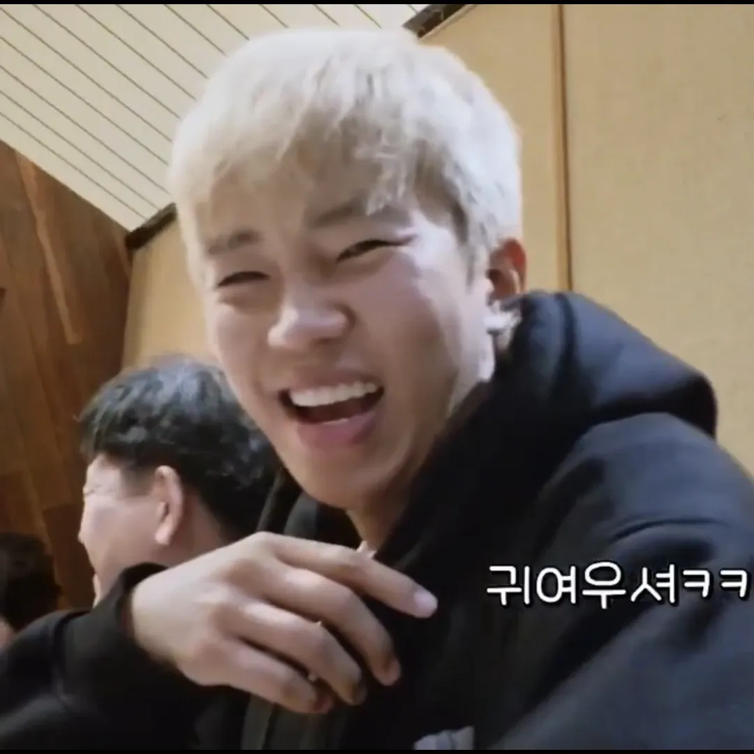 Behind-the-scenes cut of Lim Youngwoong