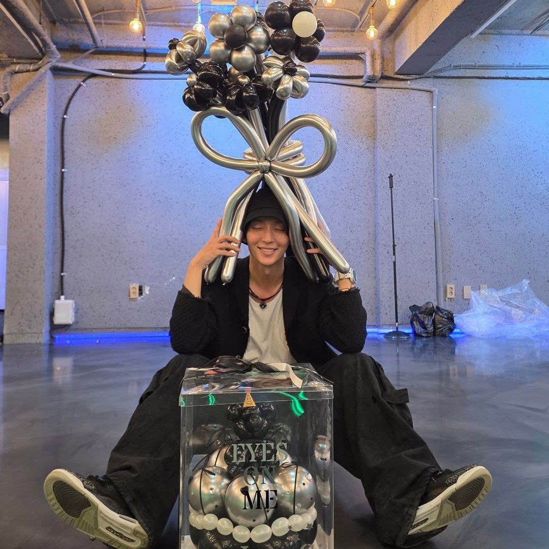 A moment captured by a fan of Lee Joongi