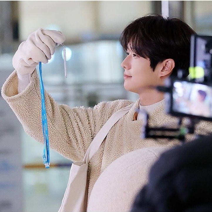 A moment captured by a fan of Choi Wooshik