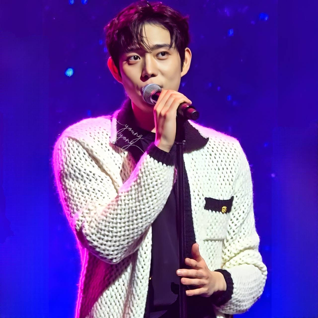 Behind-the-scenes cut of Kim Youngdae