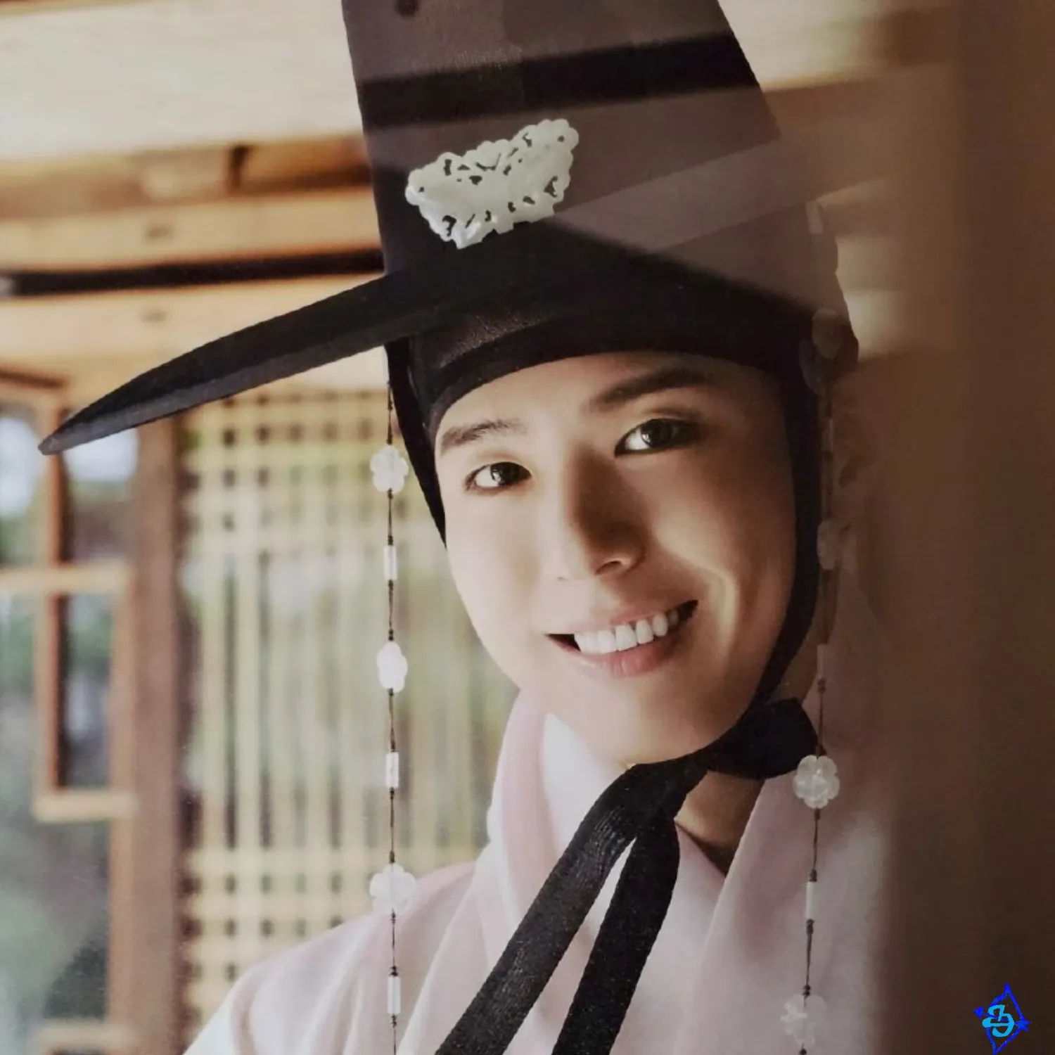 A moment captured by a fan of Park Bogum