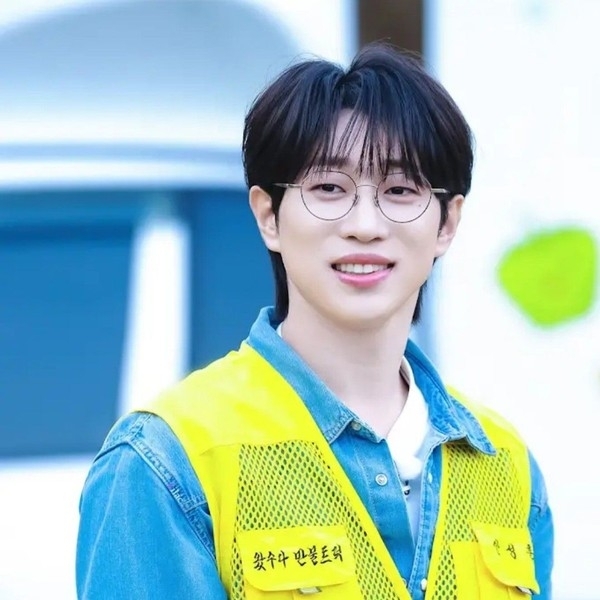 Behind-the-scenes cut of An Sunghoon