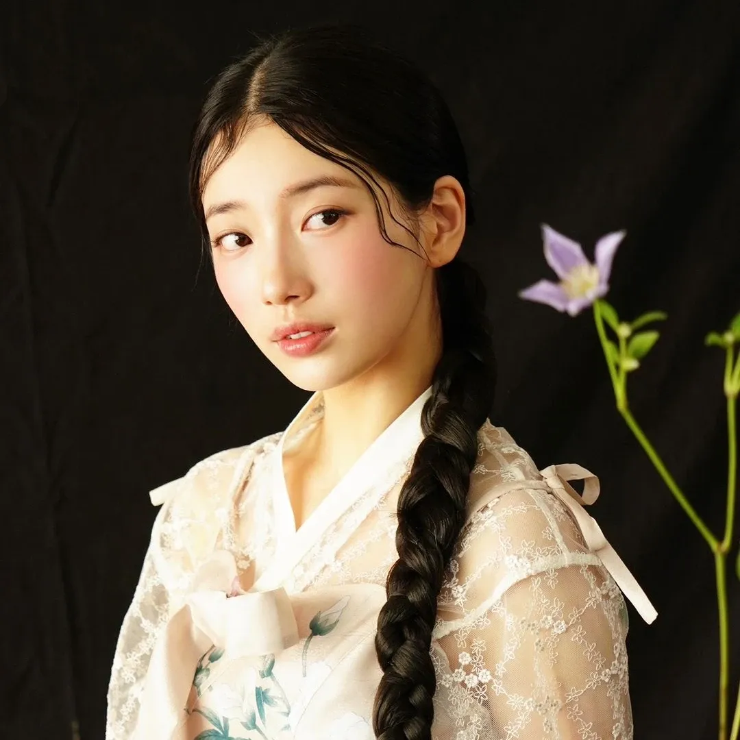 Latest photo of Bae Suzy