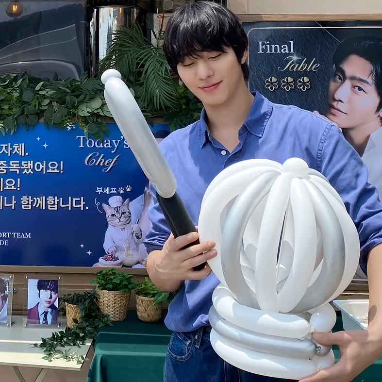 Behind-the-scenes cut of Ahn Hyoseop
