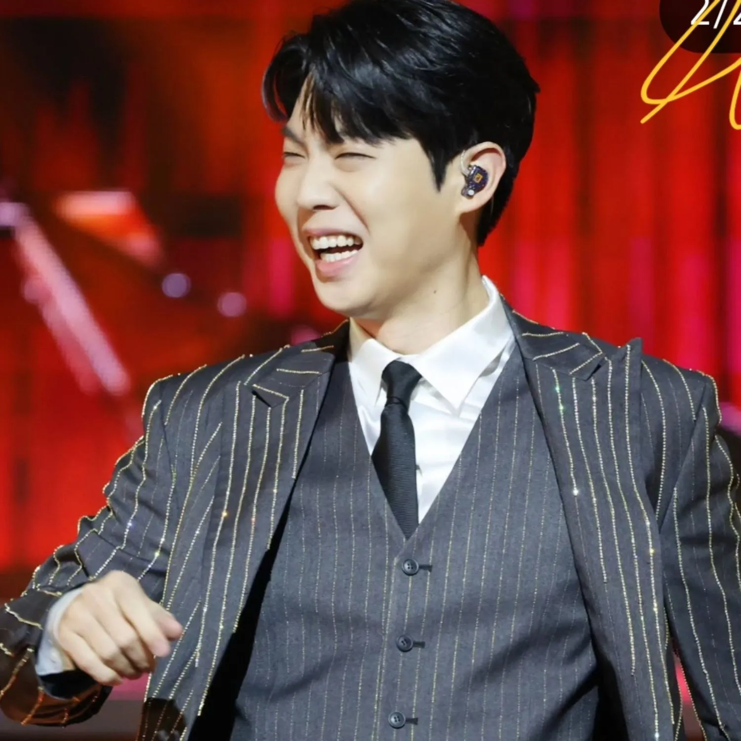 A moment captured by a fan of Son Taejin