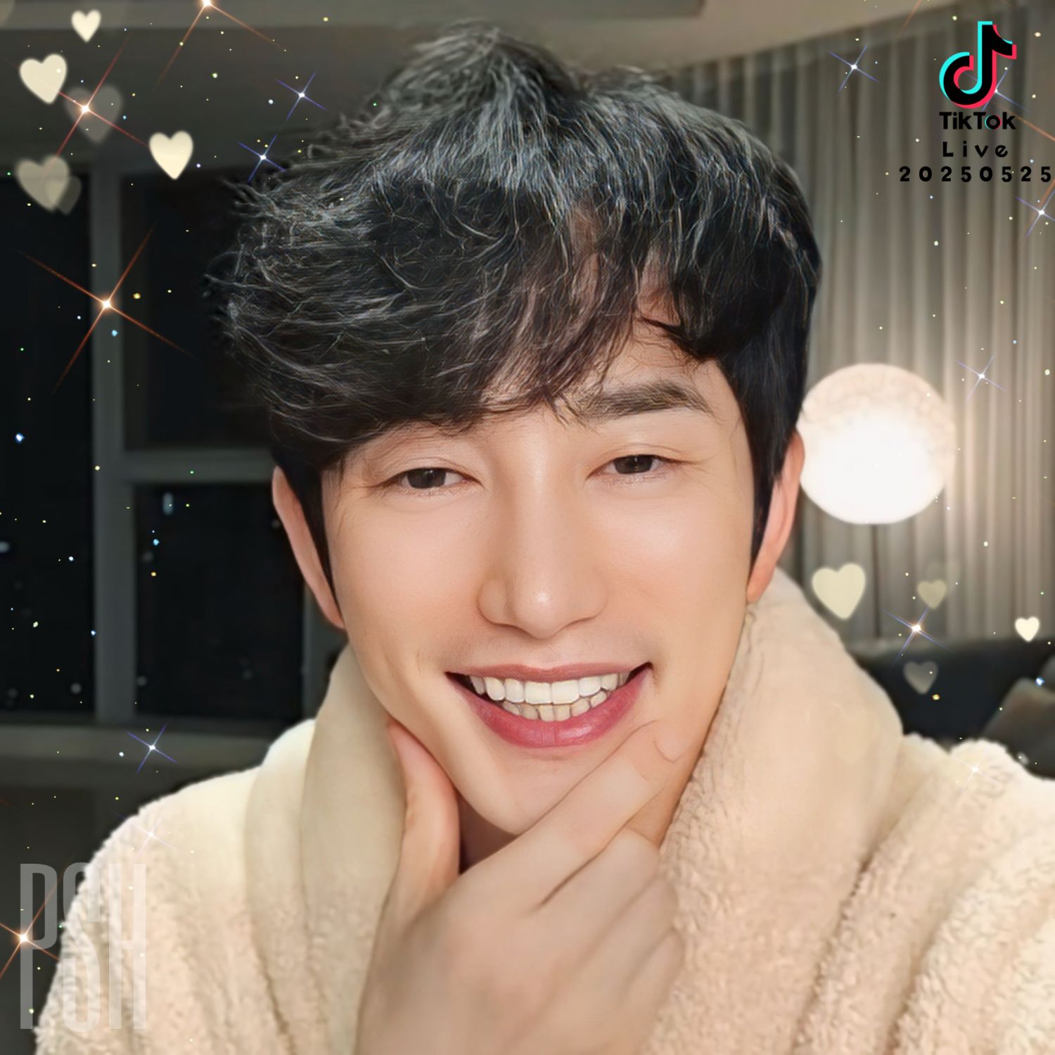 A moment captured by a fan of Park Sihoo