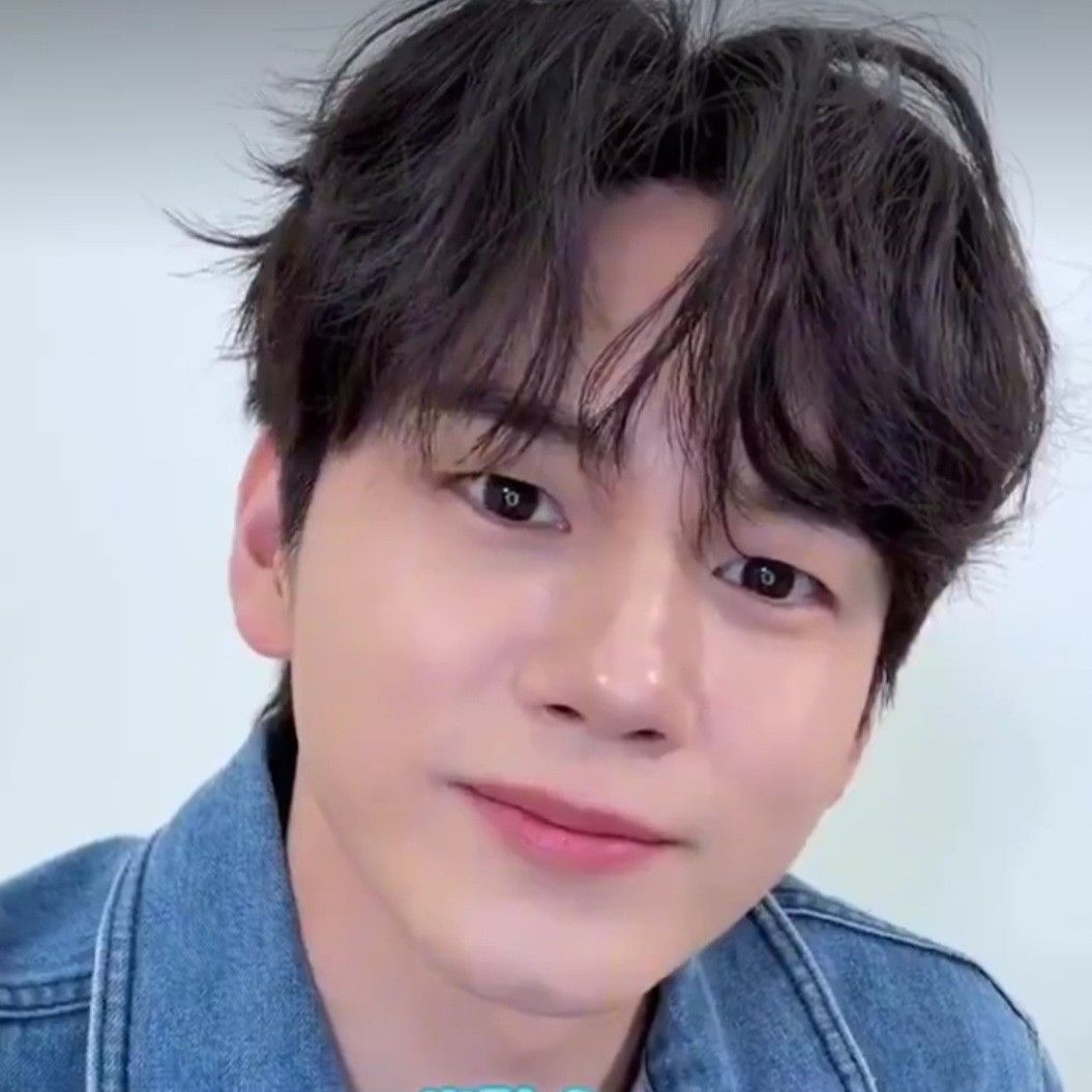 Recent activity shot of Ong Seongwu