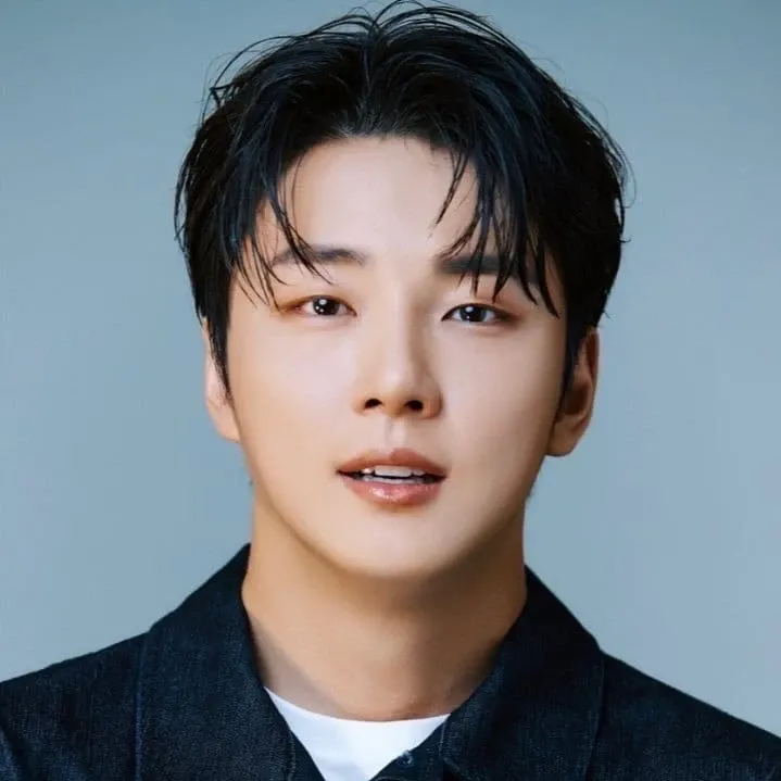 Latest photo of Yoon Shiyoon