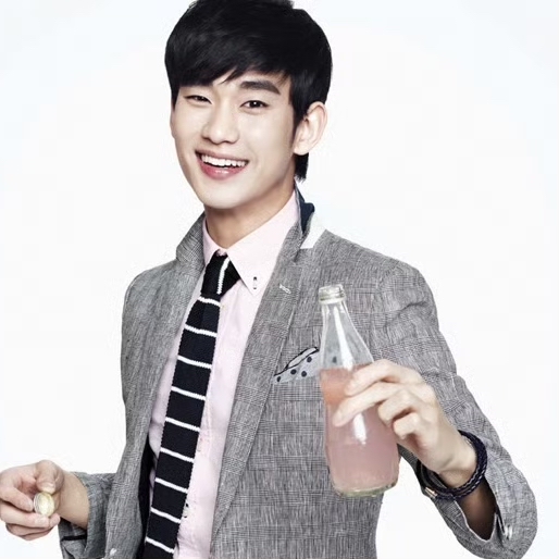 Behind-the-scenes cut of Kim Soohyun