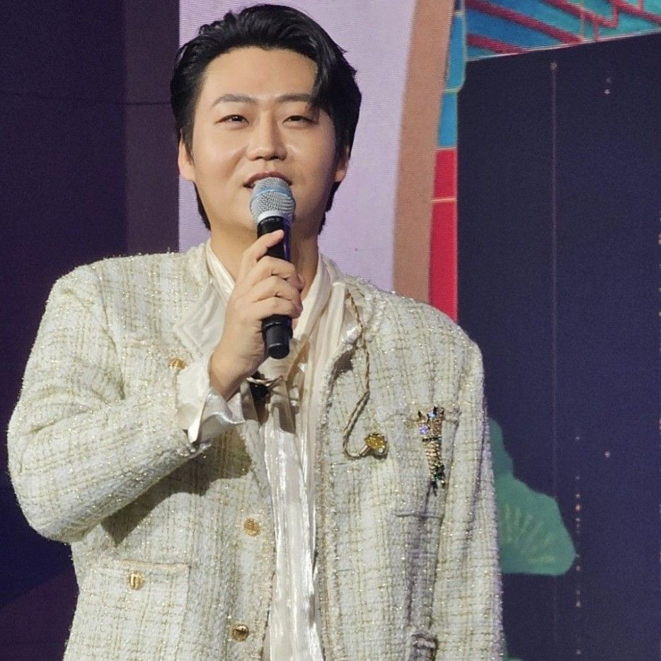 Behind-the-scenes cut of Min Soohyun