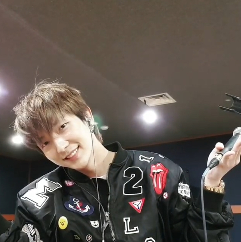 A moment captured by a fan of Lee Joongi