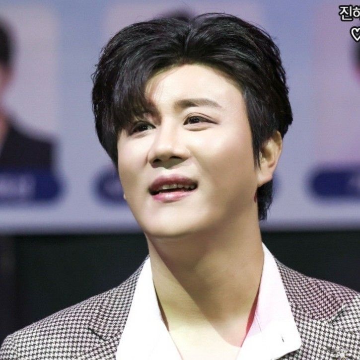 チン・ヘソンの最近の活動ショット