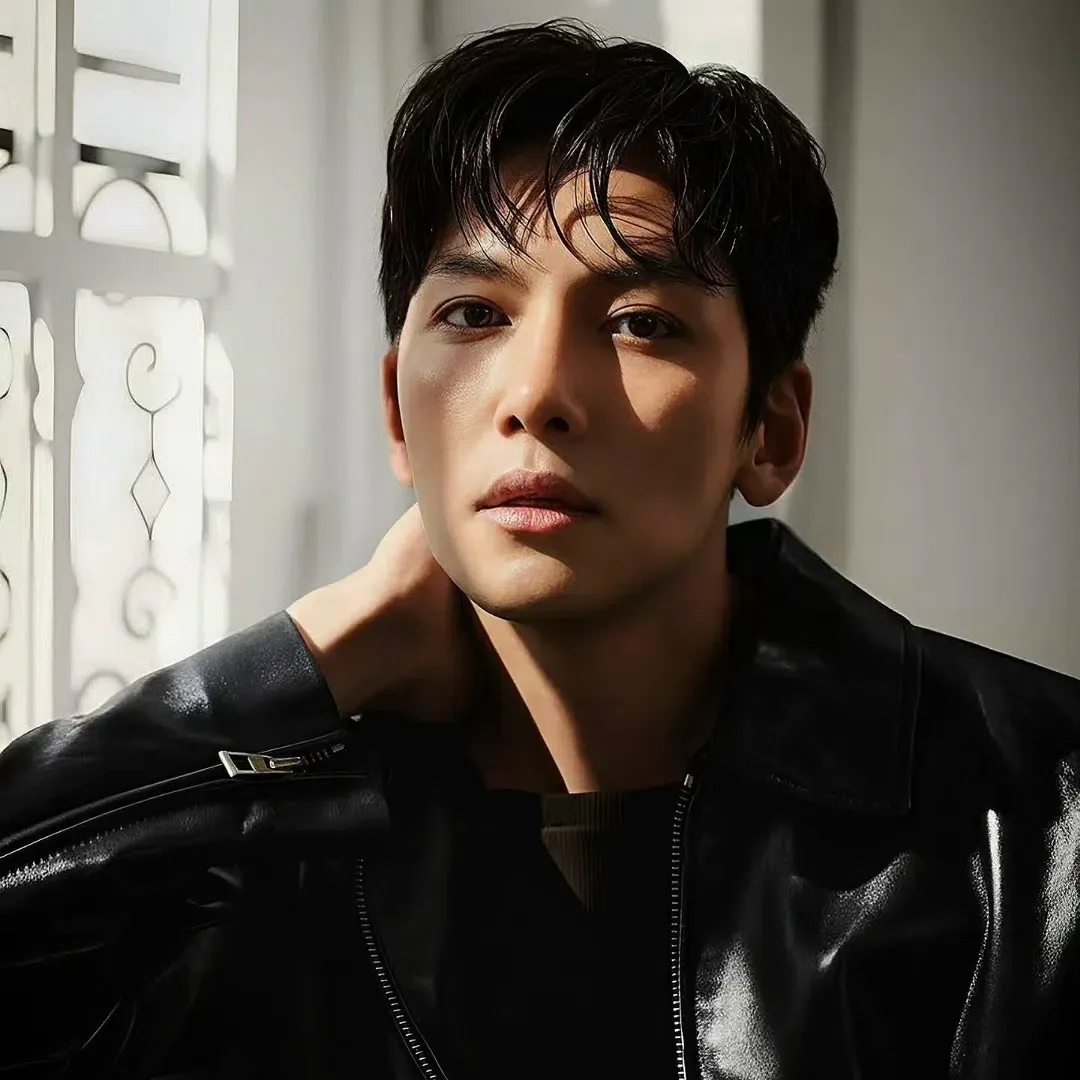 Behind-the-scenes cut of Ji Changwook