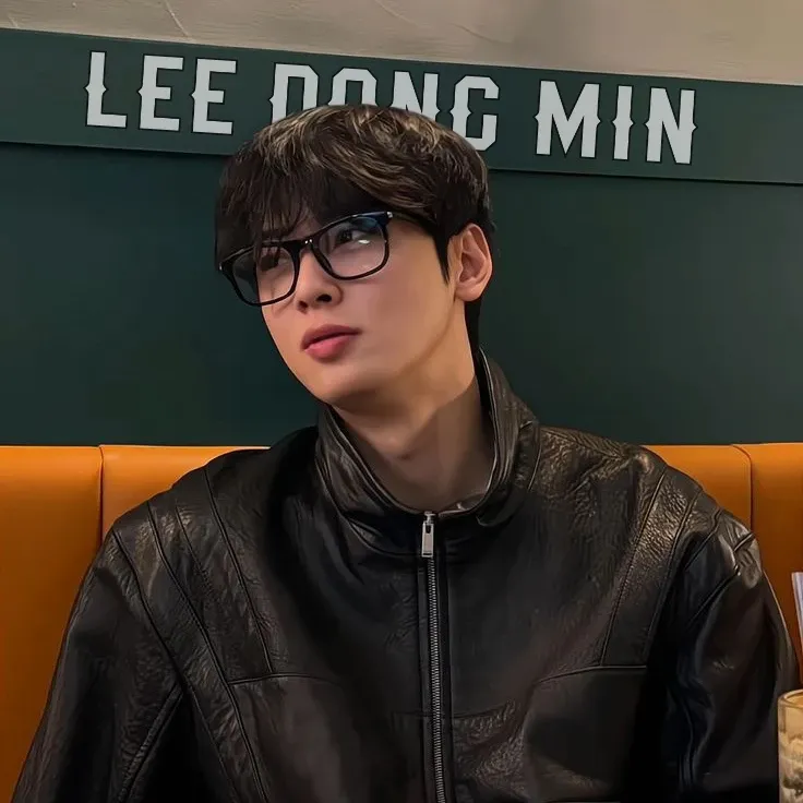 Latest photo of Cha Eunwoo