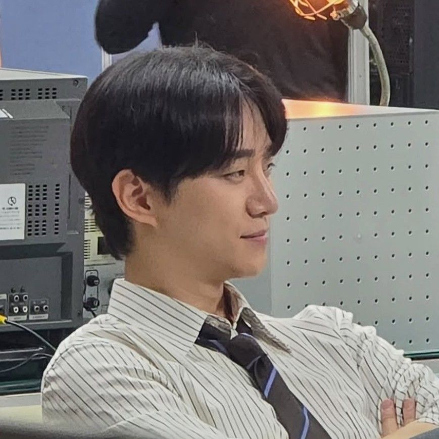 イ・ジュノの最近の活動ショット