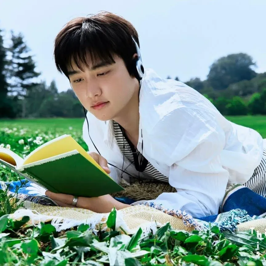 Behind-the-scenes cut of Doh Kyungsoo (D.O.)