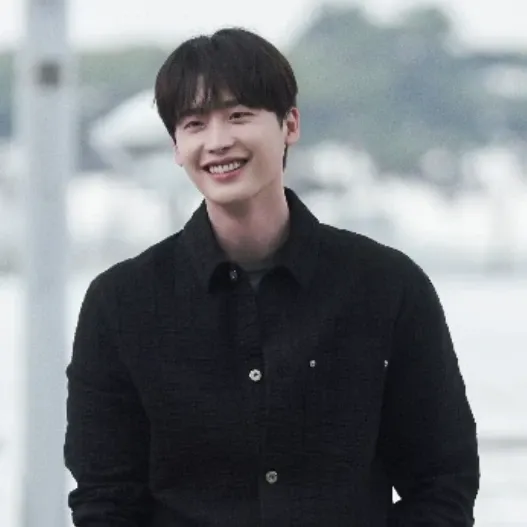 A moment captured by a fan of Lee Jongsuk