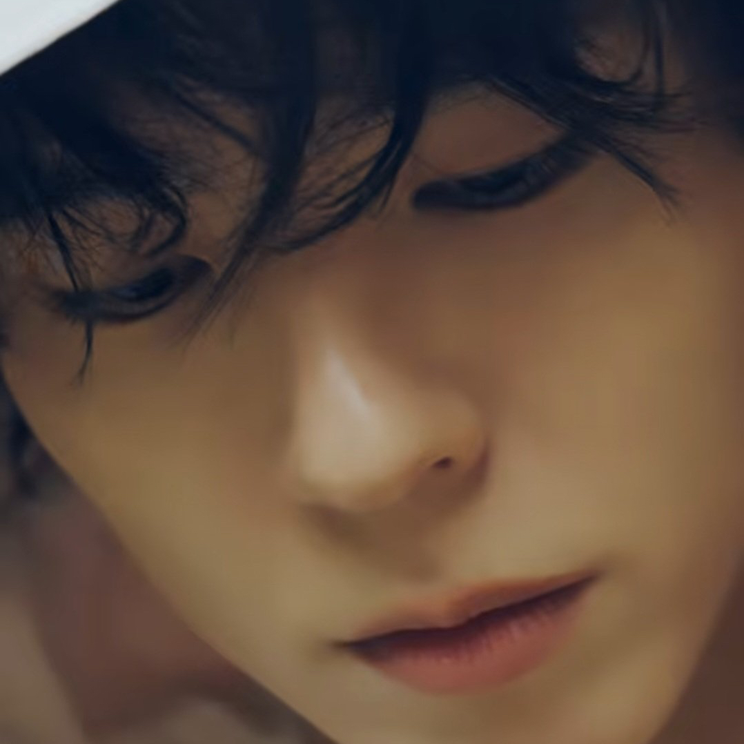 A moment captured by a fan of Park Bogum