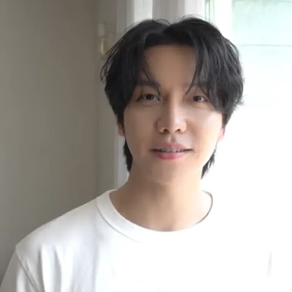 Behind-the-scenes cut of Lee Seunggi