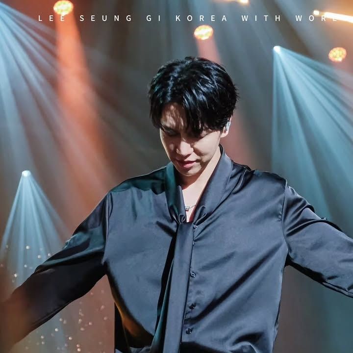 粉丝拍下的李升基瞬间